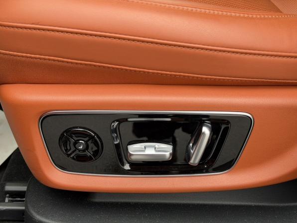 Li Auto (Lixiang) L9 I с пробегом 2023 года, цена 6 200 000 рублей, 30700 км, внедорожник, Автокод Объявления