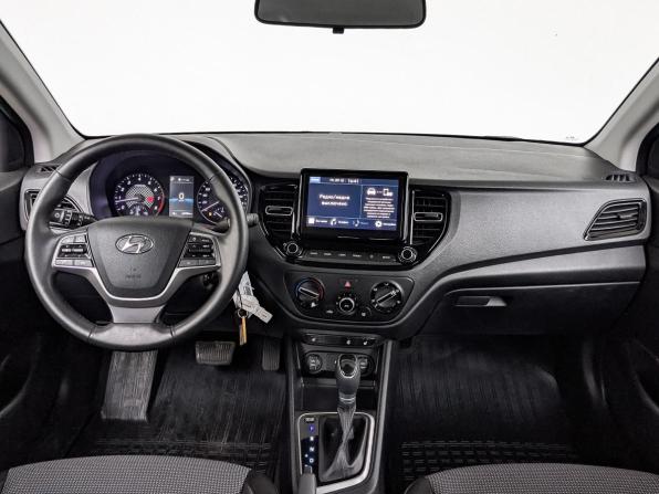 Hyundai Solaris II Рестайлинг с пробегом 2022 года, цена 1 625 000 рублей, 60964 км, седан, Автокод Объявления