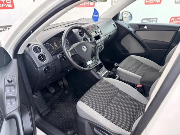 Volkswagen Tiguan I с пробегом 2010 года, цена 649 999 рублей, 200325 км, внедорожник, Автокод Объявления