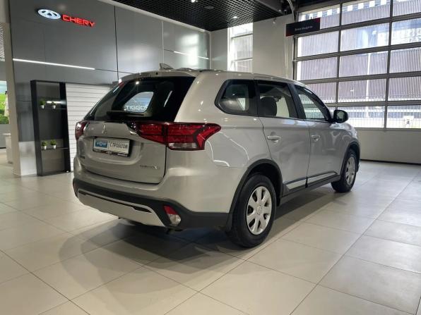 Mitsubishi Outlander III Рестайлинг 3 с пробегом 2019 года, цена 2 000 000 рублей, 107277 км, внедорожник, Автокод Объявления