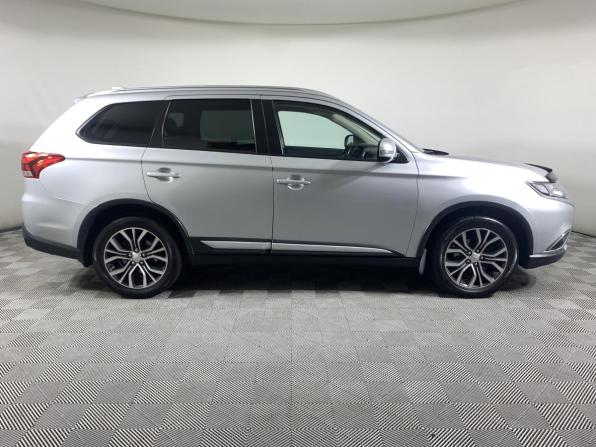 Mitsubishi Outlander III Рестайлинг 2 с пробегом 2018 года, цена 2 099 000 рублей, 100000 км, внедорожник, Автокод Объявления