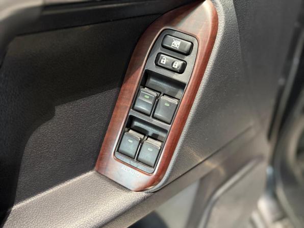 Toyota Land Cruiser Prado 150 Series Рестайлинг 1 с пробегом 2014 года, цена 3 000 000 рублей, 228000 км, внедорожник, Автокод Объявления