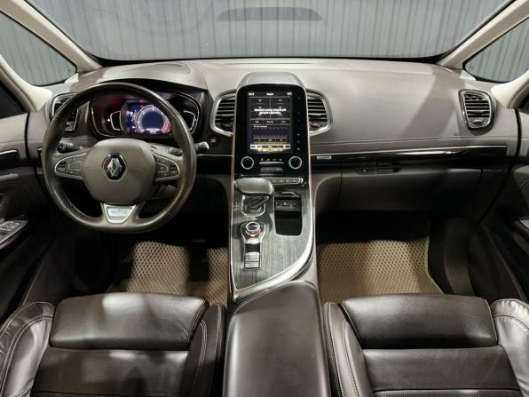 Renault Espace V с пробегом 2018 года, цена 1 999 900 рублей, 178000 км, минивэн, Автокод Объявления