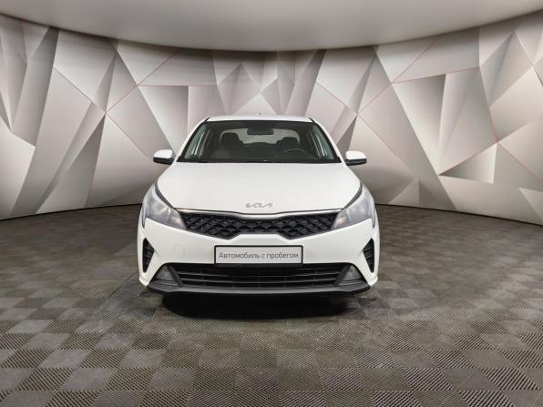 Kia Rio IV Рестайлинг с пробегом 2021 года, цена 1 330 000 рублей, 111005 км, седан, Автокод Объявления