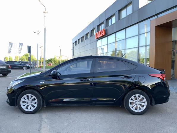 Hyundai Solaris II с пробегом 2018 года, цена 1 280 000 рублей, 134470 км, седан, Автокод Объявления