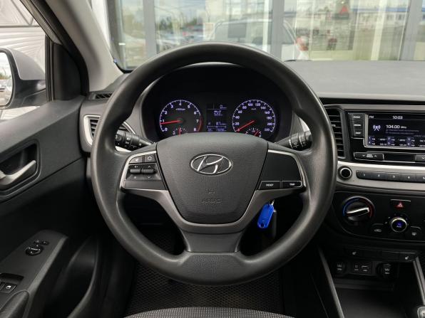 Hyundai Solaris II с пробегом 2017 года, цена 1 099 000 рублей, 178294 км, седан, Автокод Объявления