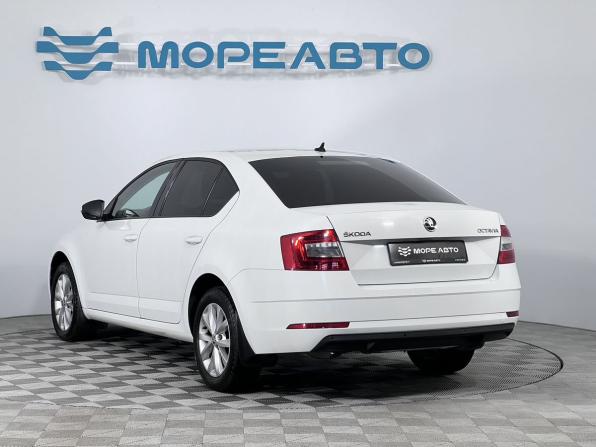 Skoda Octavia III (A7) Рестайлинг с пробегом 2018 года, цена 1 890 000 рублей, 92500 км, лифтбек, Автокод Объявления