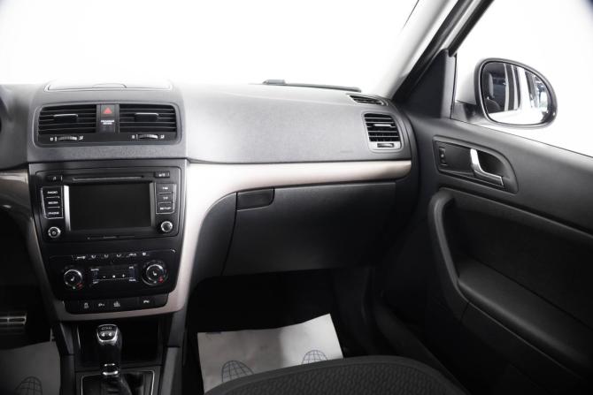 Skoda Yeti I Рестайлинг с пробегом 2014 года, цена 1 399 000 рублей, 146000 км, внедорожник, Автокод Объявления
