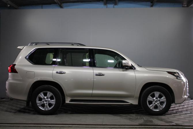 Lexus LX III Рестайлинг 2 с пробегом 2016 года, цена 6 499 000 рублей, 121007 км, внедорожник, Автокод Объявления
