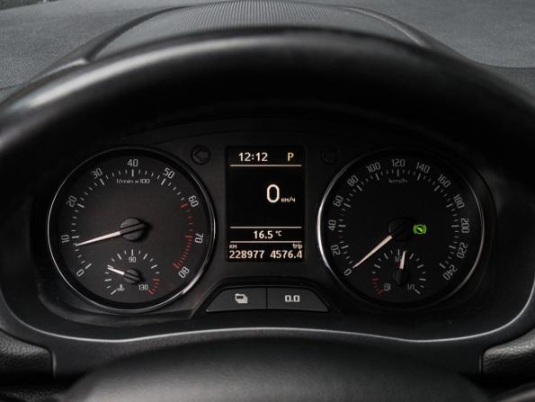 Skoda Fabia II Рестайлинг с пробегом 2013 года, цена 750 000 рублей, 228591 км, хэтчбек, Автокод Объявления