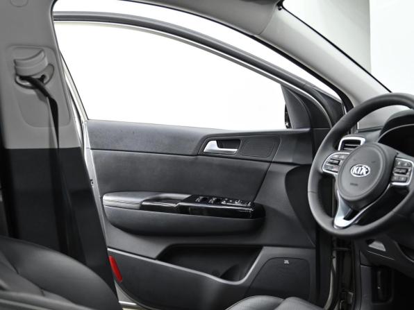 Kia Sportage IV с пробегом 2016 года, цена 1 849 000 рублей, 132000 км, внедорожник, Автокод Объявления