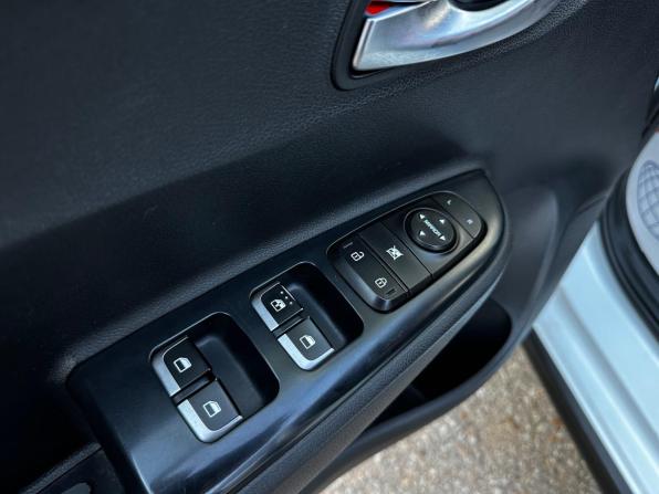 Kia Rio IV с пробегом 2019 года, цена 1 440 000 рублей, 151460 км, хэтчбек, Автокод Объявления