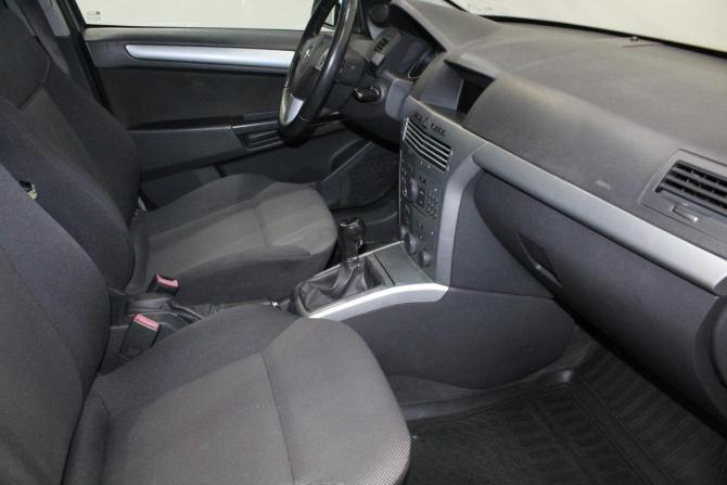 Opel Astra H Рестайлинг с пробегом 2012 года, цена 590 000 рублей, 233528 км, седан, Автокод Объявления