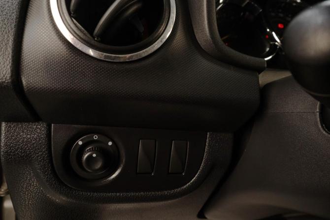Renault Sandero II Рестайлинг с пробегом 2018 года, цена 999 000 рублей, 124120 км, хэтчбек, Автокод Объявления