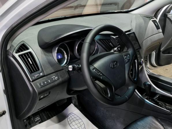 Hyundai Sonata VI (YF) с пробегом 2011 года, цена 999 000 рублей, 170787 км, седан, Автокод Объявления