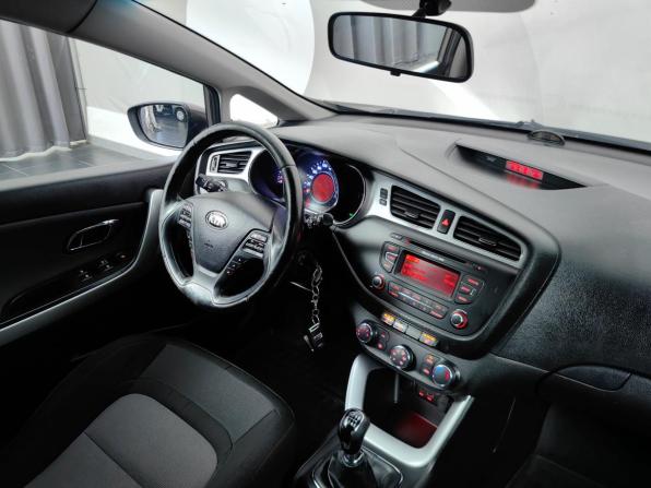 Kia Ceed II с пробегом 2015 года, цена 715 000 рублей, 255026 км, универсал, Автокод Объявления