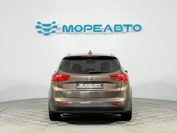 Kia Ceed II Рестайлинг с пробегом 2018 года, цена 1 390 000 рублей, 209000 км, универсал, Автокод Объявления