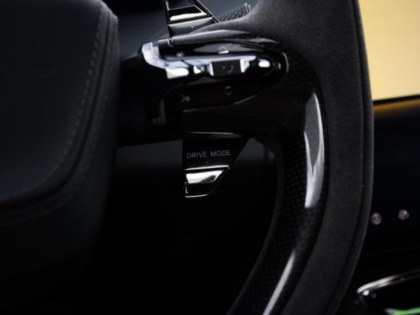Lotus Eletre с пробегом 2023 года, цена 11 549 000 рублей, 2852 км, внедорожник, Автокод Объявления