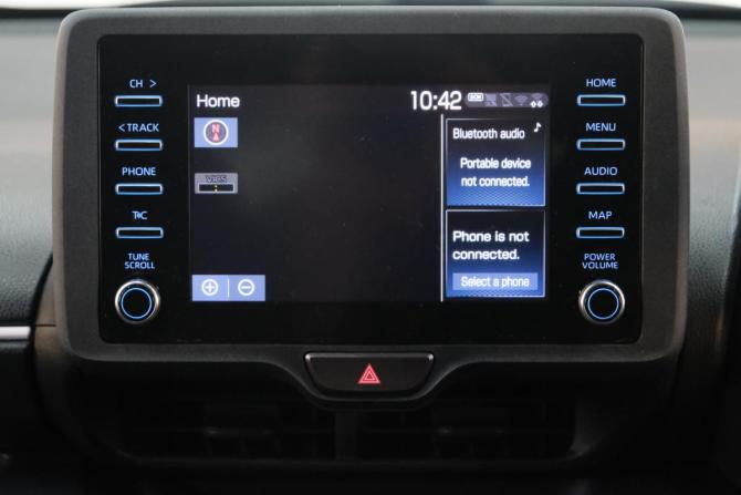 Toyota Yaris IV с пробегом 2021 года, цена 1 349 000 рублей, 82000 км, хэтчбек, Автокод Объявления