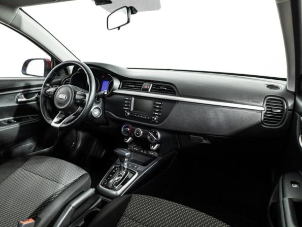 Kia Rio IV с пробегом 2018 года, цена 1 399 585 рублей, 56250 км, седан, Автокод Объявления