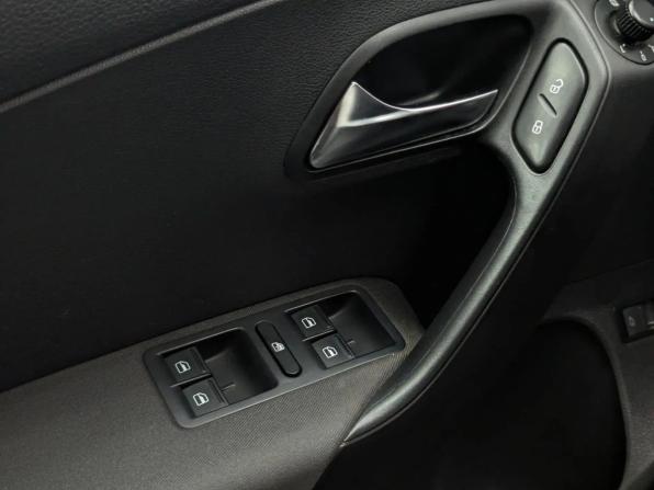 Volkswagen Polo V с пробегом 2014 года, цена 850 000 рублей, 160100 км, седан, Автокод Объявления