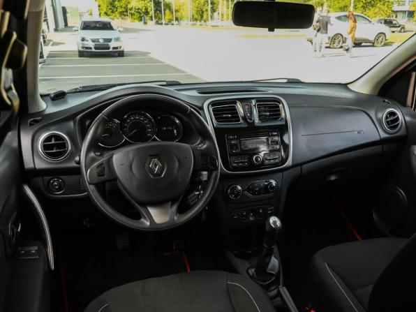 Renault Sandero II с пробегом 2015 года, цена 1 069 000 рублей, 118117 км, хэтчбек, Автокод Объявления