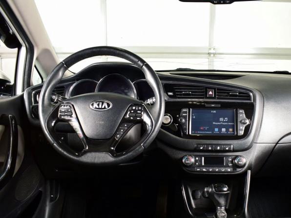 Kia Ceed II Рестайлинг с пробегом 2018 года, цена 1 275 995 рублей, 209882 км, хэтчбек, Автокод Объявления