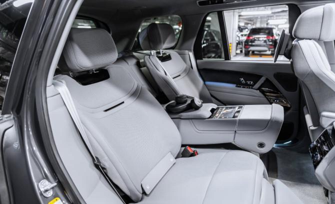 Новый Land Rover Range Rover V 2026 года, цена 35 500 000 рублей, внедорожник, Автокод Объявления