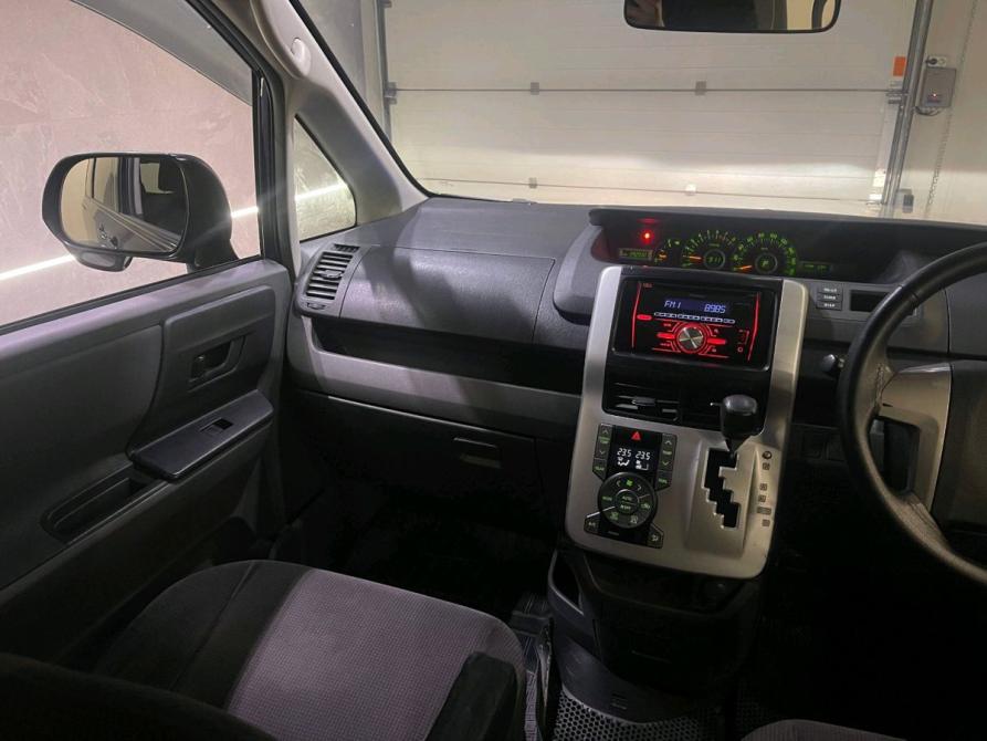 Toyota Voxy II (R70) Новосибирск  - изображение 13