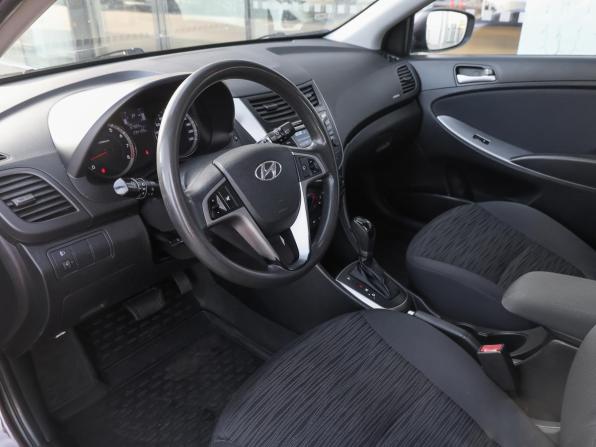 Hyundai Solaris I Рестайлинг с пробегом 2015 года, цена 998 000 рублей, 234156 км, хэтчбек, Автокод Объявления