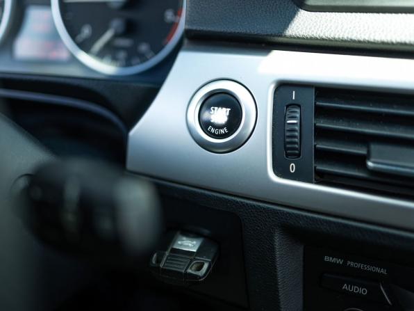BMW 3 серии V (E90/E91/E92/E93) с пробегом 2007 года, цена 999 000 рублей, 288933 км, седан, Автокод Объявления