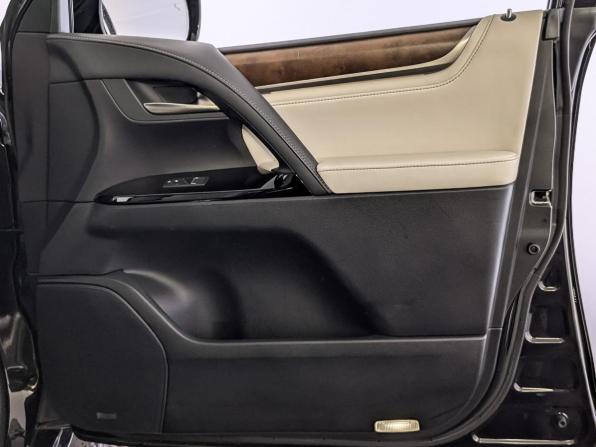 Lexus LX III Рестайлинг 2 с пробегом 2018 года, цена 9 990 000 рублей, 59664 км, внедорожник, Автокод Объявления