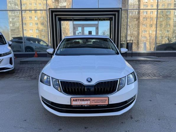 Skoda Octavia III (A7) Рестайлинг с пробегом 2019 года, цена 2 077 000 рублей, 60690 км, лифтбек, Автокод Объявления