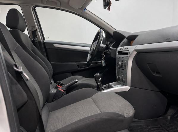Opel Astra H Рестайлинг с пробегом 2014 года, цена 649 500 рублей, 157871 км, хэтчбек, Автокод Объявления
