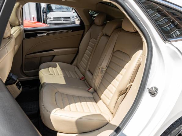 Ford Fusion (North America) II с пробегом 2015 года, цена 1 435 000 рублей, 160360 км, седан, Автокод Объявления