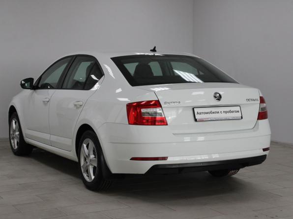 Skoda Octavia III (A7) Рестайлинг с пробегом 2017 года, цена 1 699 900 рублей, 130402 км, лифтбек, Автокод Объявления