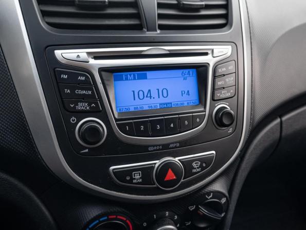 Hyundai Solaris I с пробегом 2014 года, цена 920 000 рублей, 122133 км, хэтчбек, Автокод Объявления