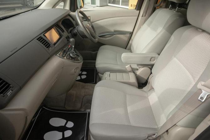 Toyota ISis I Рестайлинг с пробегом 2010 года, цена 1 259 000 рублей, 98500 км, компактвэн, Автокод Объявления