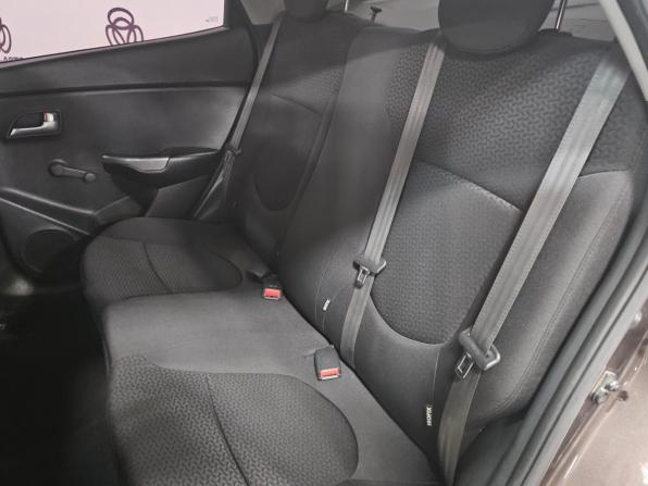 Kia Rio III Рестайлинг с пробегом 2017 года, цена 932 000 рублей, 162672 км, седан, Автокод Объявления