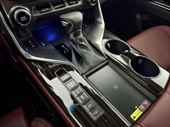 Lexus LX IV с пробегом 2025 года, цена 15 400 000 рублей, 8394 км, внедорожник, Автокод Объявления