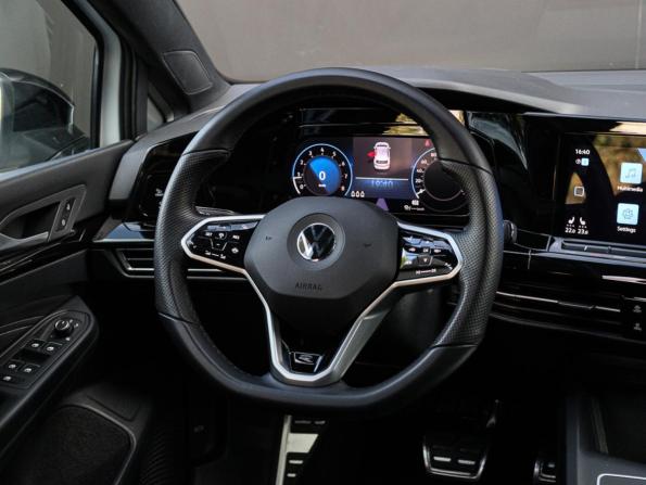 Volkswagen Golf VIII с пробегом 2022 года, цена 2 779 000 рублей, 33269 км, хэтчбек, Автокод Объявления