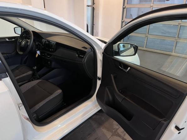 Skoda Rapid II с пробегом 2020 года, цена 1 400 000 рублей, 68715 км, лифтбек, Автокод Объявления