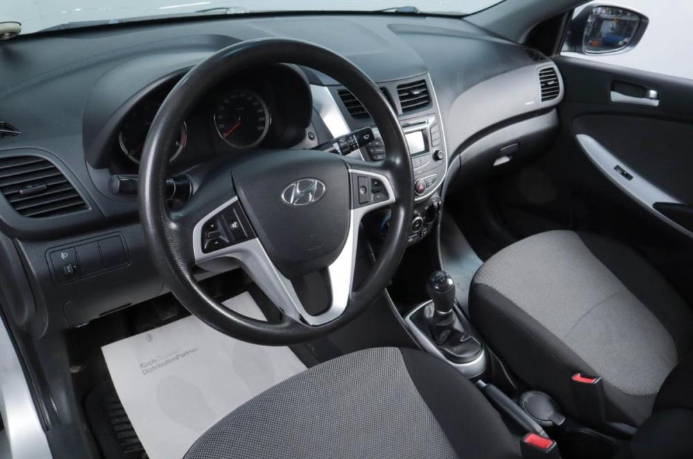 Hyundai Solaris I Челябинск  - изображение 8