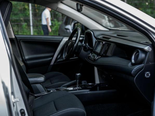 Toyota RAV4 IV (XA40) Рестайлинг с пробегом 2018 года, цена 2 020 000 рублей, 196951 км, внедорожник, Автокод Объявления