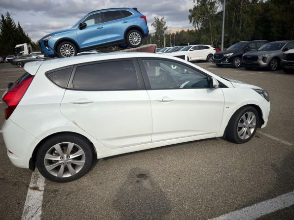 Hyundai Solaris I Рестайлинг с пробегом 2014 года, цена 970 000 рублей, 128440 км, хэтчбек, Автокод Объявления