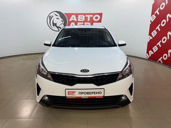 Kia Rio IV Рестайлинг с пробегом 2021 года, цена 1 559 000 рублей, 68888 км, седан, Автокод Объявления