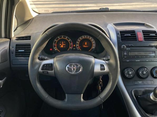 Toyota Auris I Рестайлинг с пробегом 2011 года, цена 895 000 рублей, 118300 км, хэтчбек, Автокод Объявления