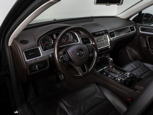 Volkswagen Touareg II Рестайлинг с пробегом 2015 года, цена 3 490 000 рублей, 134221 км, внедорожник, Автокод Объявления