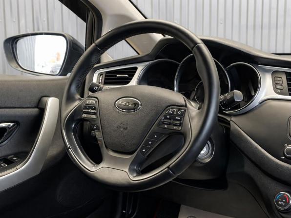 Kia Ceed II Рестайлинг с пробегом 2017 года, цена 1 277 000 рублей, 147327 км, универсал, Автокод Объявления