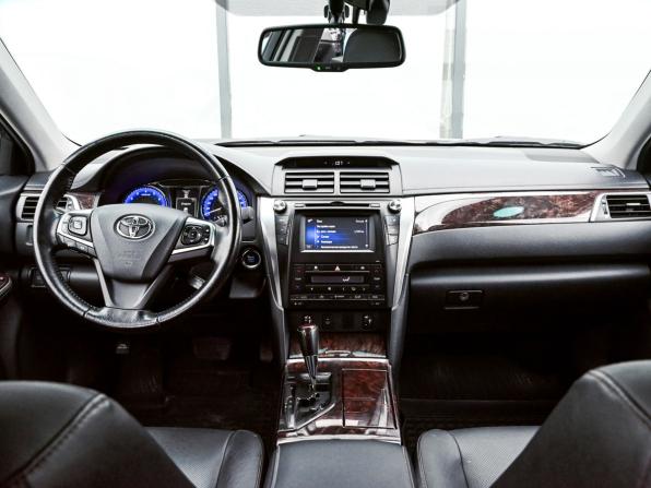 Toyota Camry VII (XV50) Рестайлинг с пробегом 2015 года, цена 2 225 000 рублей, 76100 км, седан, Автокод Объявления